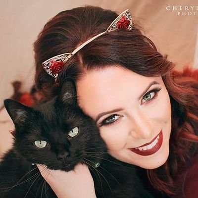 Profile Picture of Cheryl Garrett (@MyLoveDaily) on Twitter