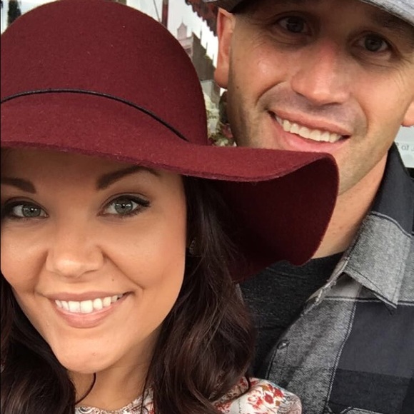 Profile Picture of Hillary Reburn (@hilljean3) on Poshmark