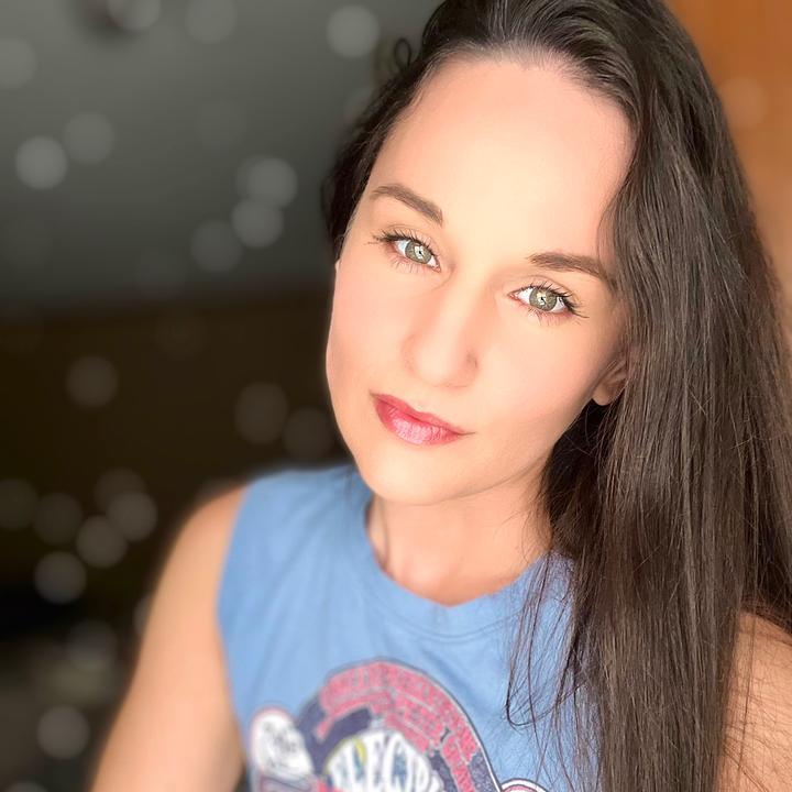 Profile Picture of Tiffany Pinkston (@tiffychelespam) on Tiktok