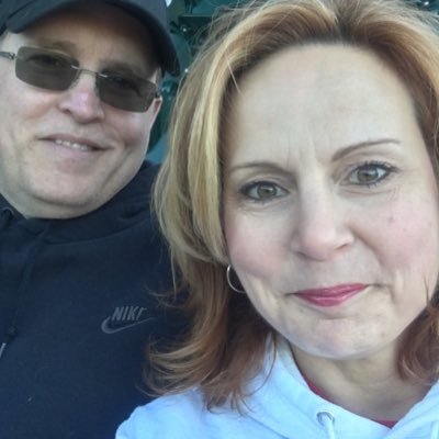 Profile Picture of Laura Earley (@learley2000) on Twitter