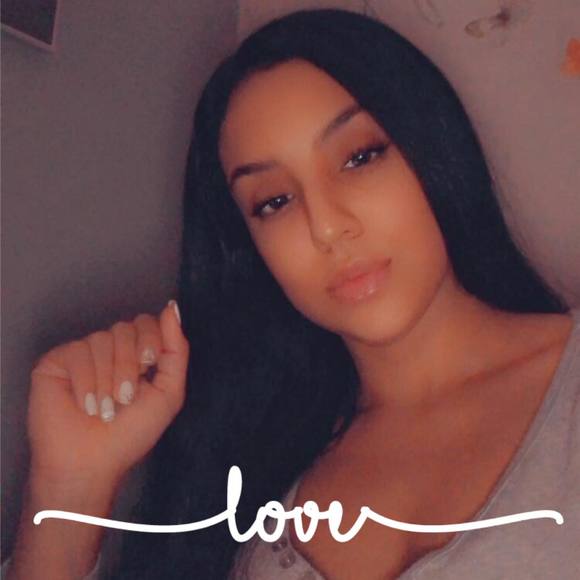 Profile Picture of Kiara Sandler (@kmarlee) on Poshmark