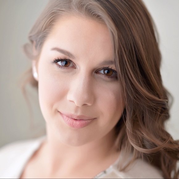 Profile Picture of Marisa Tomsky (@mtmsky) on Poshmark