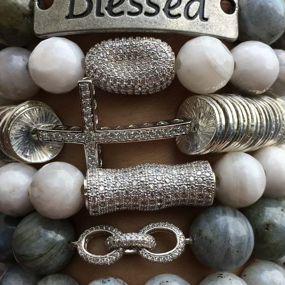 Profile Picture of Vianca Gause (@viancagause) on Poshmark