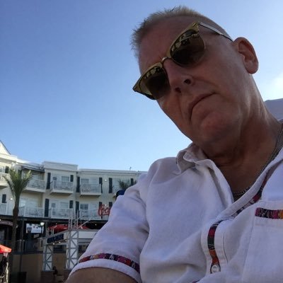 Profile Picture of Michael G Kingery (@xmasislander) on Twitter