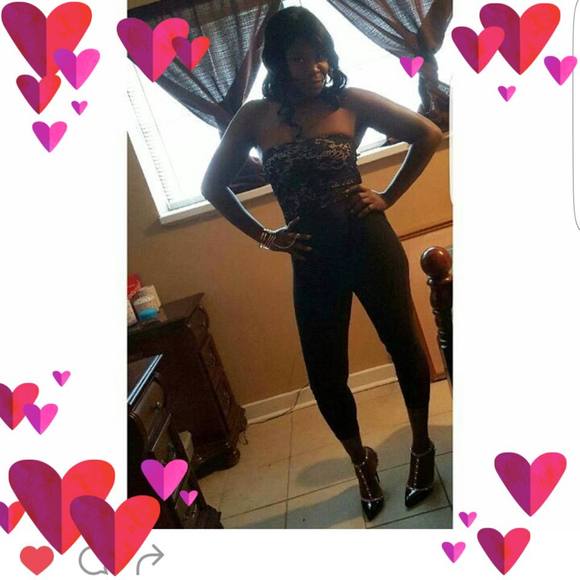 Profile Picture of Cleo Hayles (@cleotattiana) on Poshmark