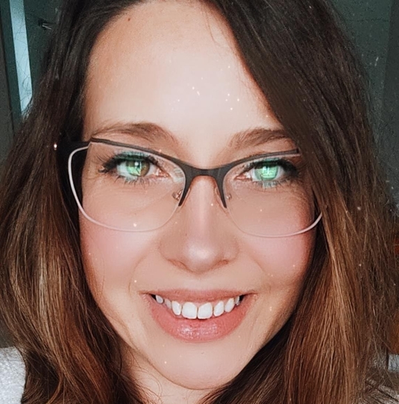 Profile Picture of Ewelina Żuczek (@ewelka573) on Poshmark