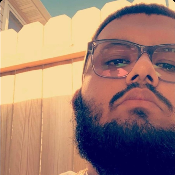 Profile Picture of Luis Viveros (@luisviveros) on Poshmark