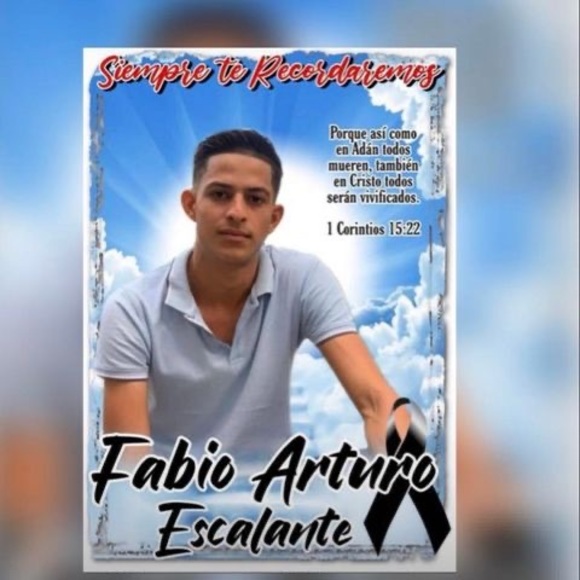 Profile Picture of Kevin Aviles (@kevinaviles2020) on Poshmark