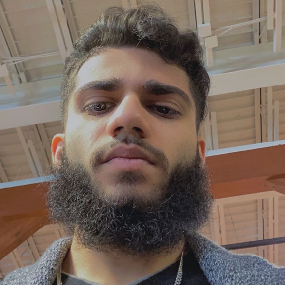 Profile Picture of Ahmed Adnan (@ahmedtadnan) on Poshmark