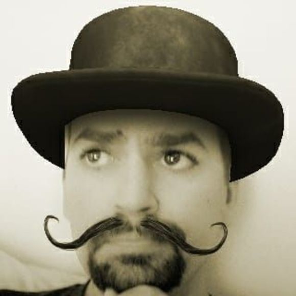 Profile Picture of Matthew Roque (@mateor09) on Poshmark