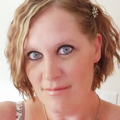 Profile Picture of Mandy Dailey (@lacygirl696) on Twitter