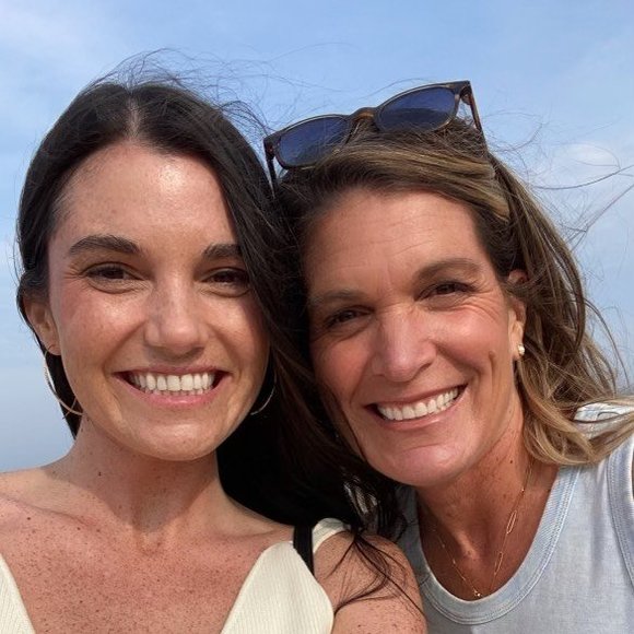 Profile Picture of Stephanie Boyer (@sdb474) on Poshmark