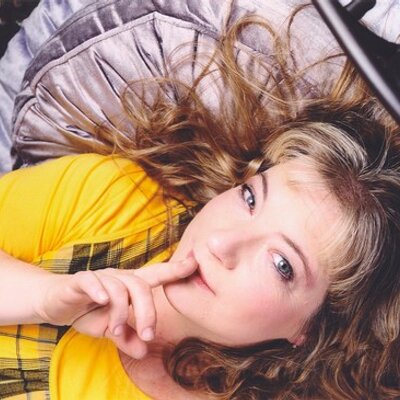 Profile Picture of Jacqueline Stoye (@Pummel_Feechen) on Twitter