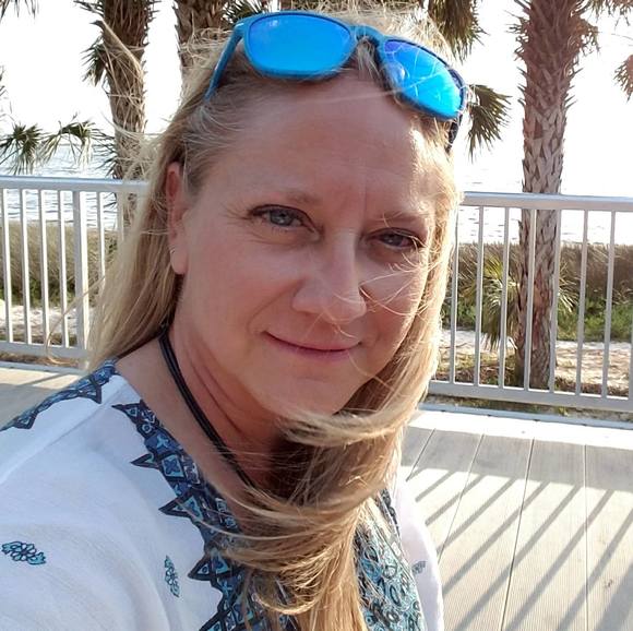 Profile Picture of Mary Reffit (@mbreffit) on Poshmark