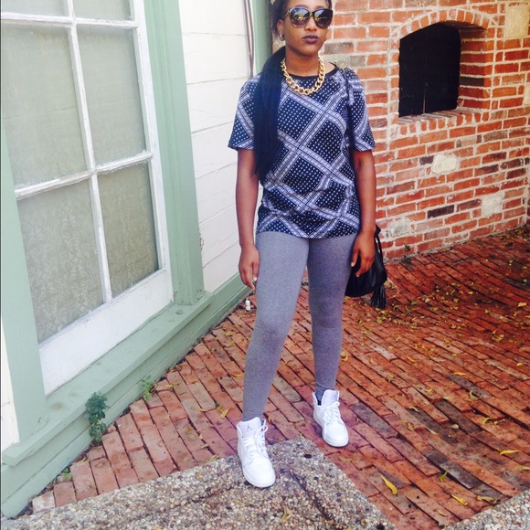 Profile Picture of Jasmyn Williams (@jasmynwilliams) on Poshmark