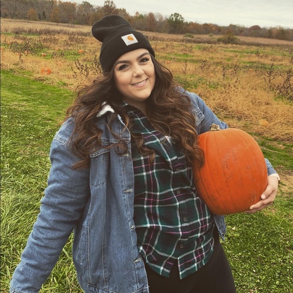Profile Picture of Soultana Lignos (@slignos1) on Poshmark