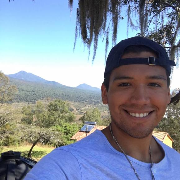 Profile Picture of Diego Macario (@diegomacario98) on Poshmark