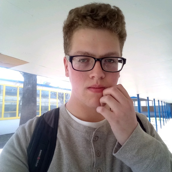 Profile Picture of David Sicard (@ambisic) on Poshmark