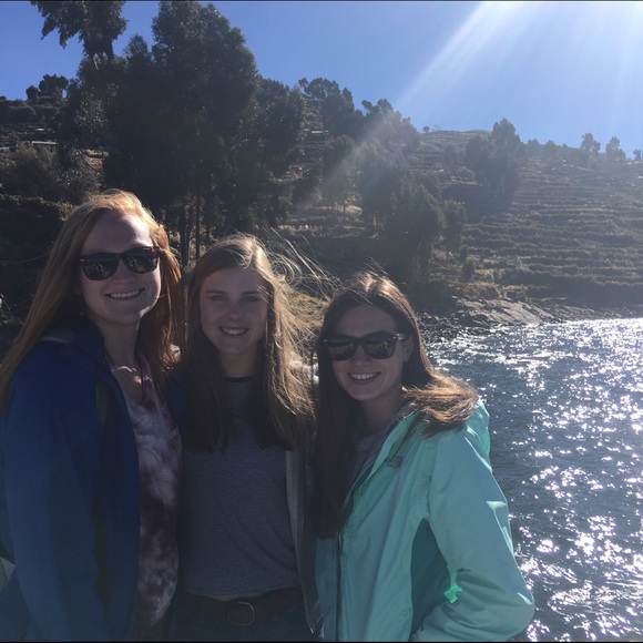 Profile Picture of Ali Reinecker (@alireinecker) on Poshmark