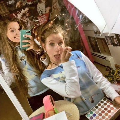 Profile Picture of Jay&Lexa (@stayyswiftt) on Twitter