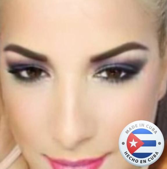 Profile Picture of Ania Rodriguez (@arodriguez5194) on Poshmark