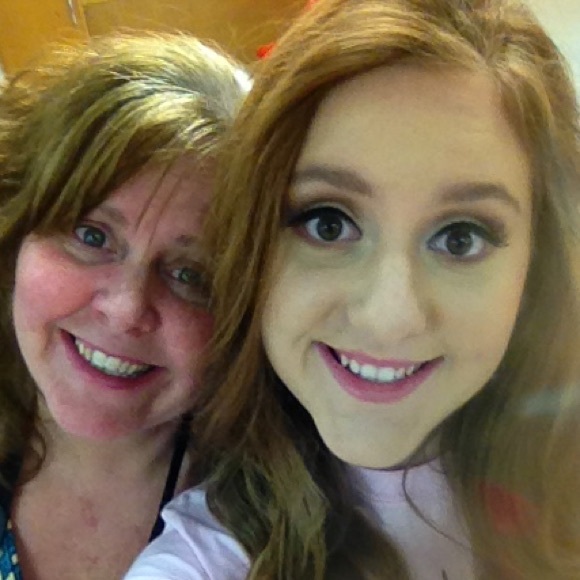 Profile Picture of Pamela Etheredge (@pamelaeth) on Poshmark