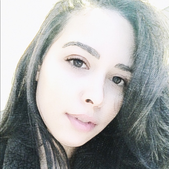 Profile Picture of Giselle Polanco (@gisellepolanco) on Poshmark