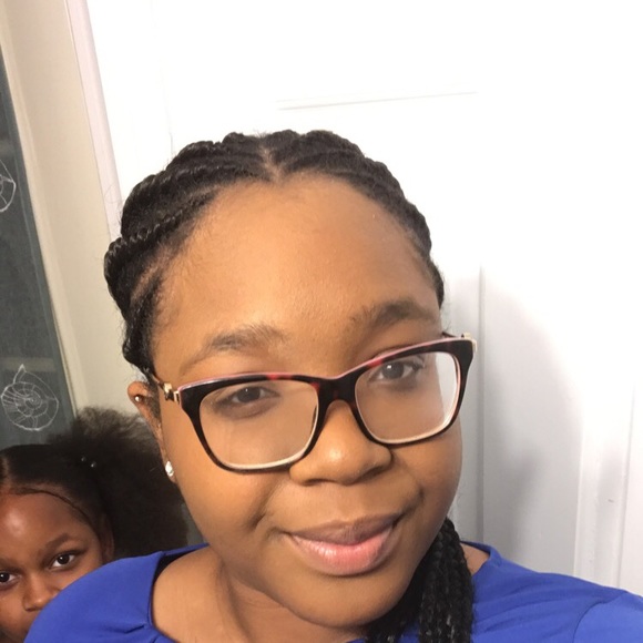 Profile Picture of Felicia Fasiku (@ffasiku) on Poshmark