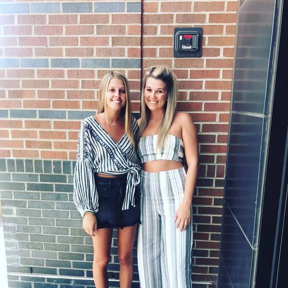 Profile Picture of Lauren Nally (@l_nally) on Poshmark