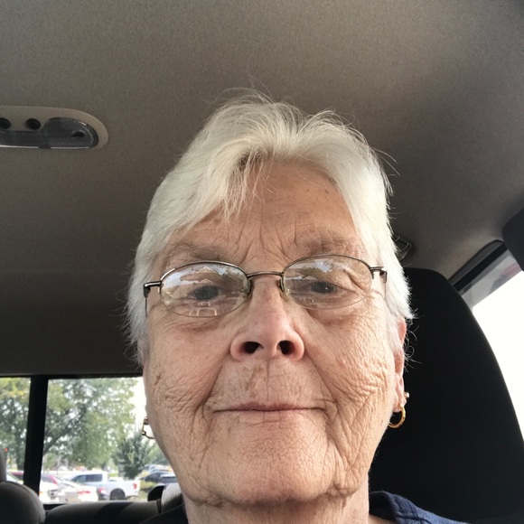 Profile Picture of Bev Branstetter (@memebev1) on Poshmark