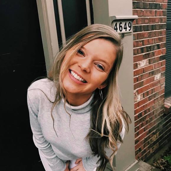 Profile Picture of Kate Finnegan (@kateefinn) on Poshmark