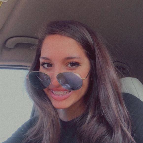 Profile Picture of Jasmine Pineda (@jasminepined654) on Poshmark