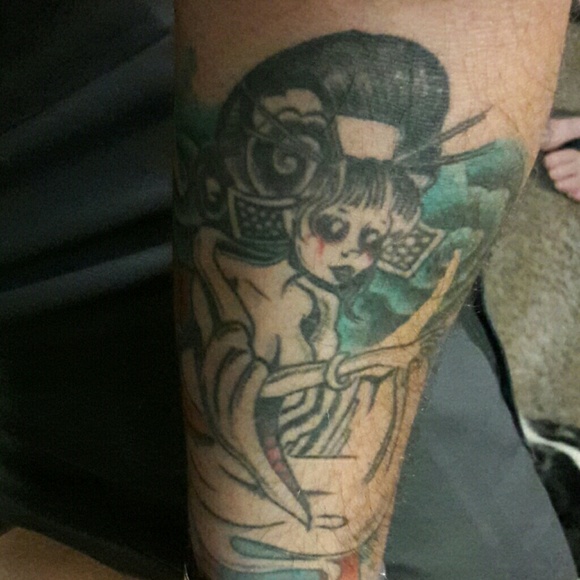 Profile Picture of Joshua Robertson (@joshrobertson28) on Poshmark