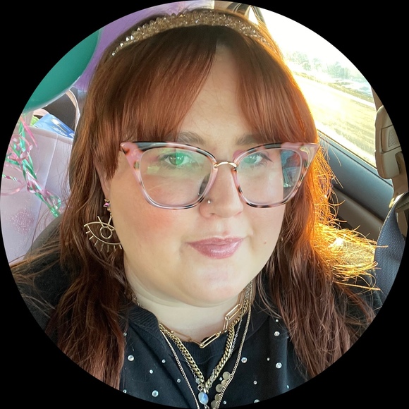 Profile Picture of Shannon Teynor (@shannonteynor) on Poshmark