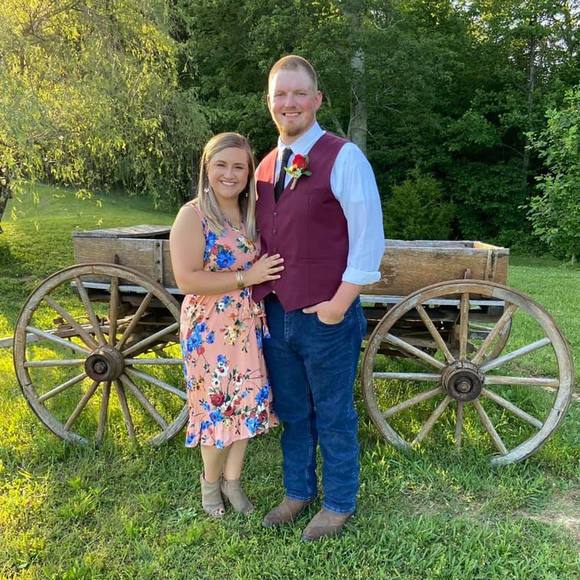 Profile Picture of Emma Worley (@emmanw23) on Poshmark