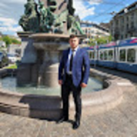 Profile Picture of Andrei Vlad (@andrei15uk) on Poshmark