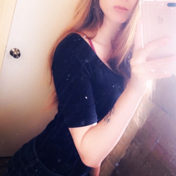 Profile Picture of Brytani Schalmo (@bschalmo1) on Poshmark