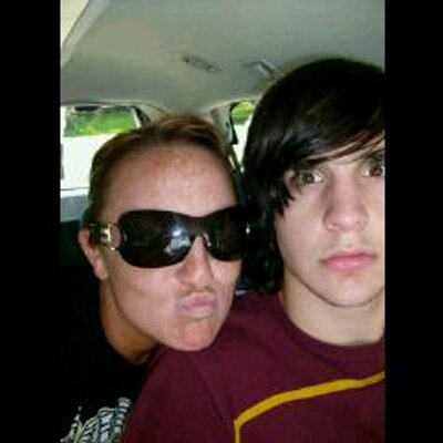 Profile Picture of Amanda Fey (@Mandabug114) on Twitter