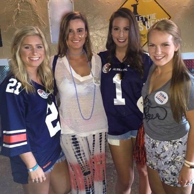 Profile Picture of Carlie Phillips (@CarliePhillips) on Twitter