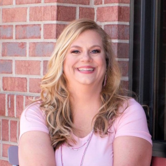 Profile Picture of Sandra Hicks (@sandrahicks478) on Poshmark