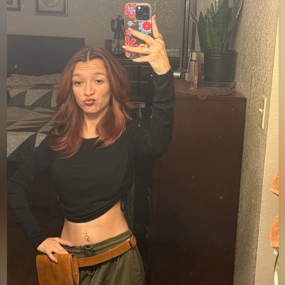 Profile Picture of Monique Ojeda (@meekzz_z) on Poshmark