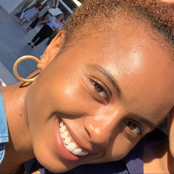 Cierra Lester - Poshmark Profile Picture of Cierra Lester (@cierravic93) on Poshmark