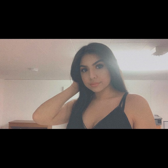 Profile Picture of Jimena Pena (@jimenapena125) on Poshmark