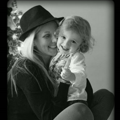 Profile Picture of Jen Smith (@buffy__girl) on Twitter