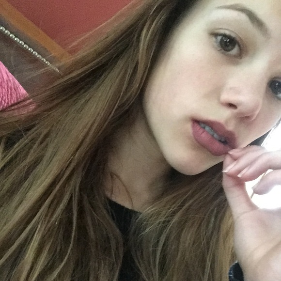 Profile Picture of Paige Speedling (@paige_speedling) on Poshmark