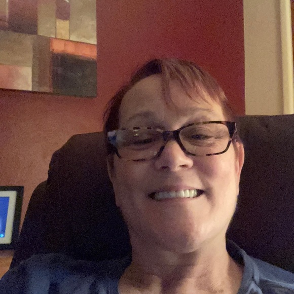 Profile Picture of Betsy Soltysiak (@soltysbg) on Poshmark