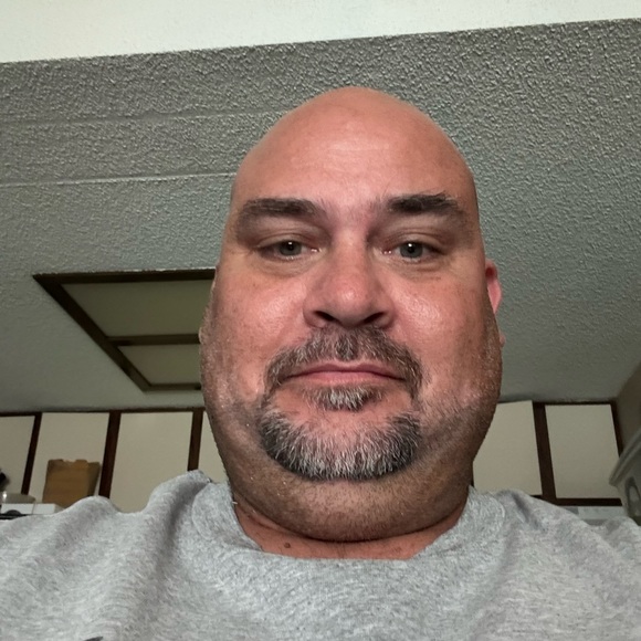 Profile Picture of Raymond Pearson (@raymondpears575) on Poshmark