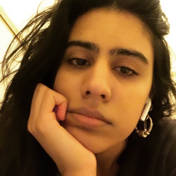 Profile Picture of Illahi Rayani (@illahirayani) on Poshmark