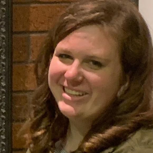 Profile Picture of Emily Rust (@emilyrust821) on Poshmark