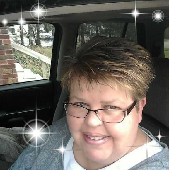 Profile Picture of Jennifer Gonzales (@jengonzo72) on Poshmark